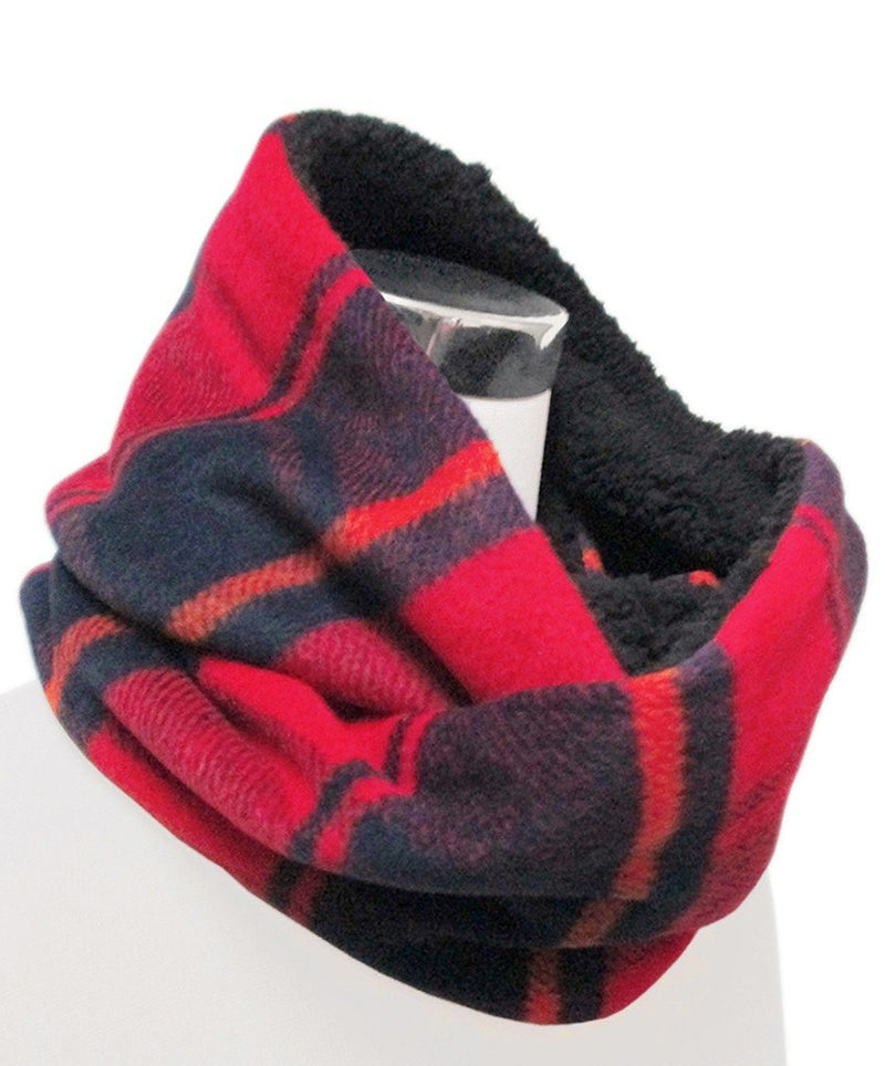 BUFANDA CUELLO CUADROS ROJOS Y NEGROS FORRO POLAR NEGRO