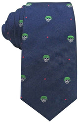 CORBATA NIÑO SEDA AZUL MARINO CALAVERAS CASCO VERDE